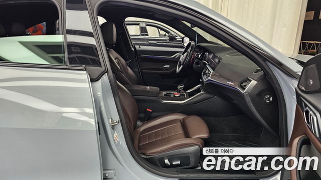 BMW 4-Series 2022 — photo 16