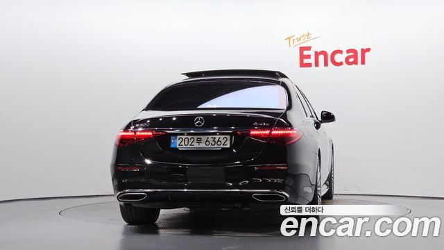 Mercedes-Benz S-Class 2023 — photo 4
