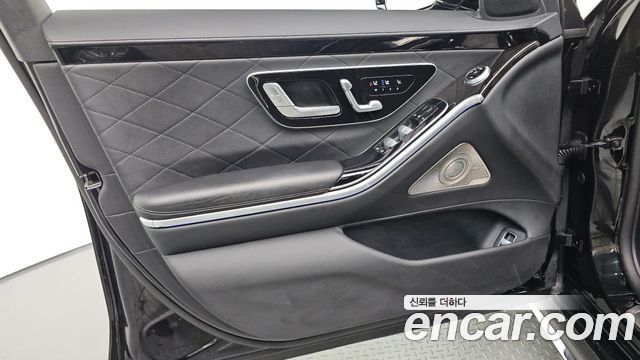 Mercedes-Benz S-Class 2023 — photo 14