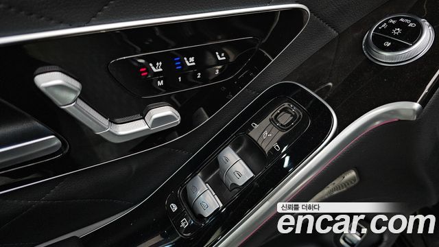 Mercedes-Benz S-Class 2023 — photo 29