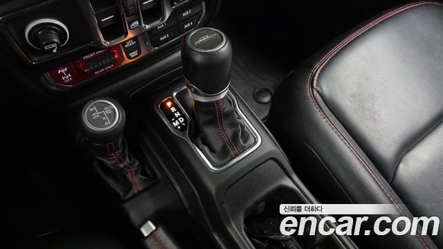 Jeep Gladiator 2022 — photo 9