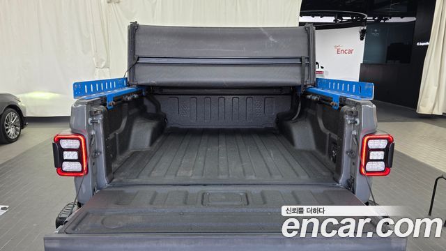 Jeep Gladiator 2022 — photo 20