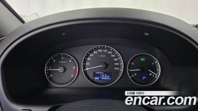 Hyundai Starex 2018 — photo 11