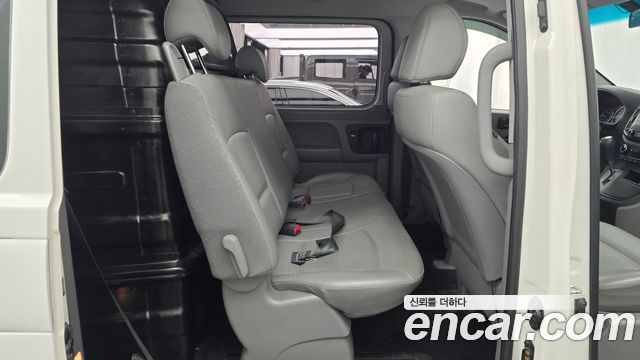Hyundai Starex 2018 — photo 17