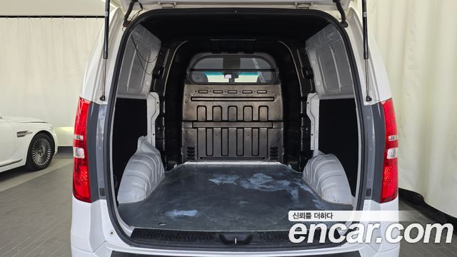 Hyundai Starex 2018 — photo 23