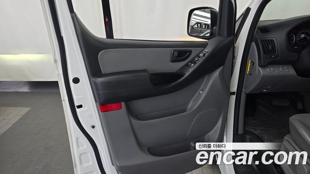 Hyundai Starex 2018 — photo 14