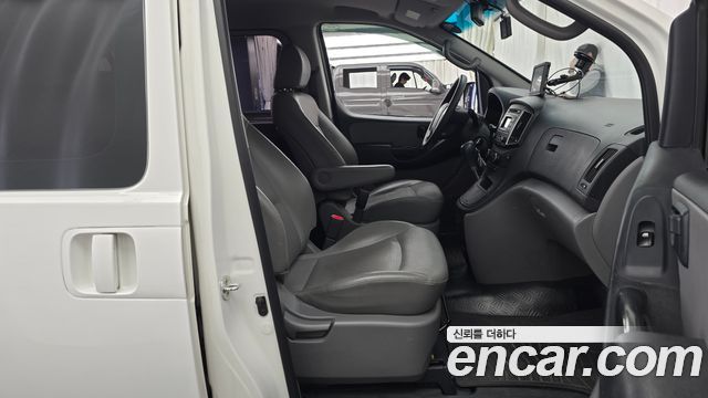 Hyundai Starex 2018 — photo 16
