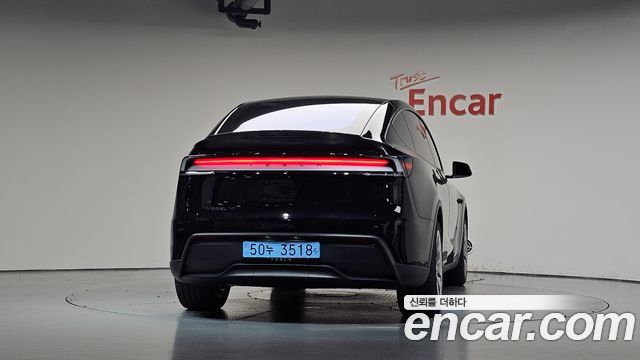 Tesla Model Y 2026 — photo 4