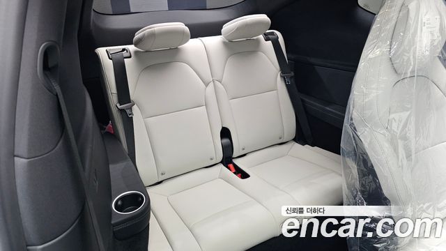 Tesla Model Y 2026 — photo 19