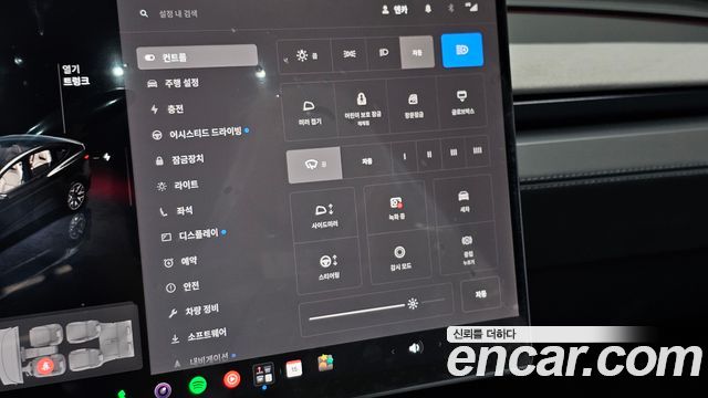 Tesla Model Y 2026 — photo 26