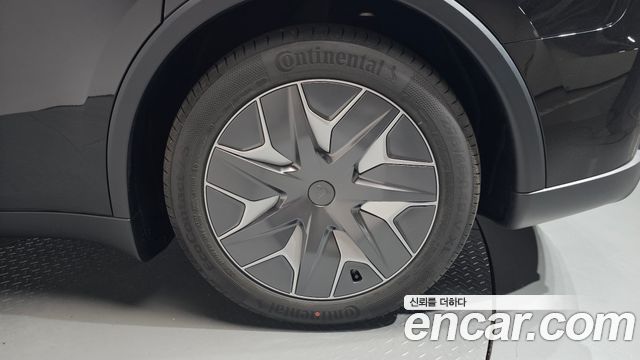 Tesla Model Y 2026 — photo 7