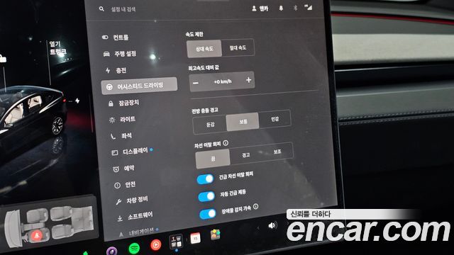 Tesla Model Y 2026 — photo 28