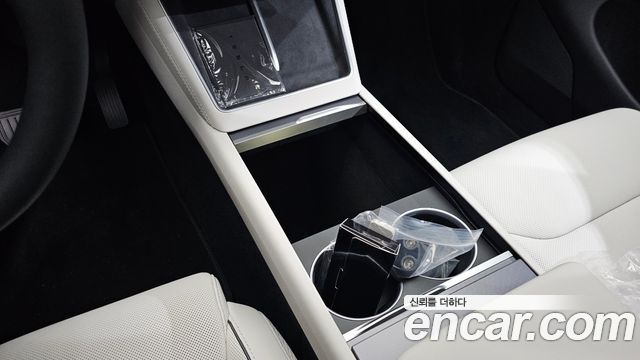 Tesla Model Y 2026 — photo 33