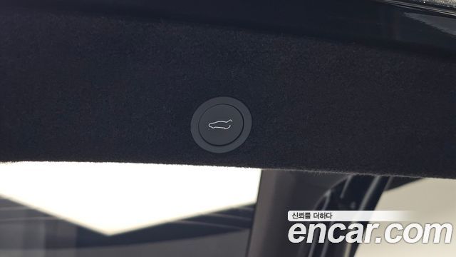 Tesla Model Y 2026 — photo 38