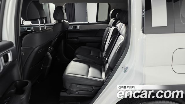 Hyundai Santafe 2025 — photo 18