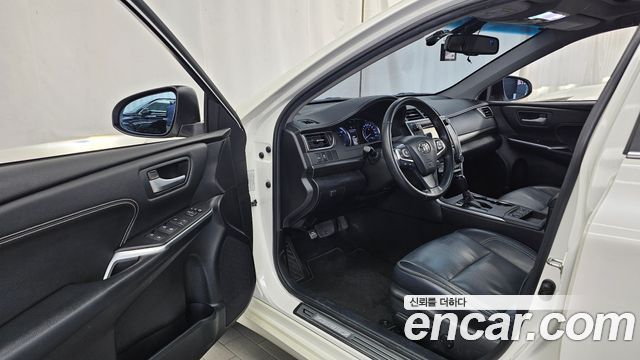 Toyota Camry 2016 — photo 10