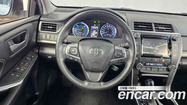 Toyota Camry 2016 — photo 13