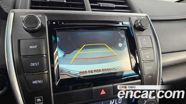 Toyota Camry 2016 — photo 15