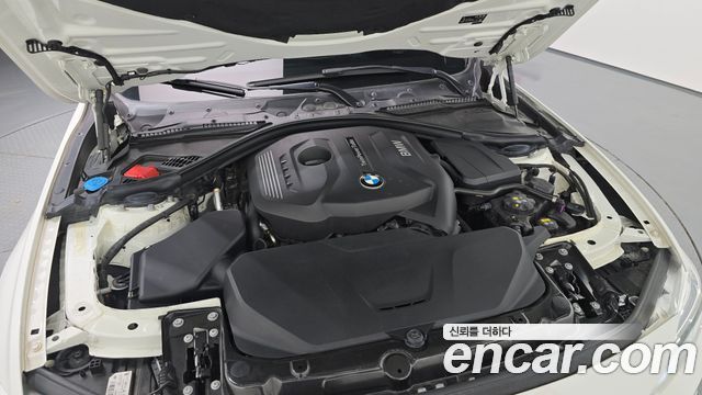 BMW 3-Series 2018 — photo 6