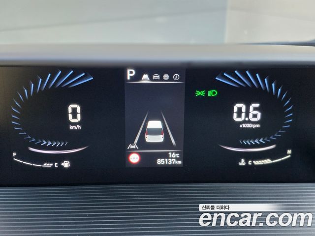Hyundai Staria 2022 — photo 5