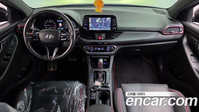 Hyundai i30 2019 — photo 10