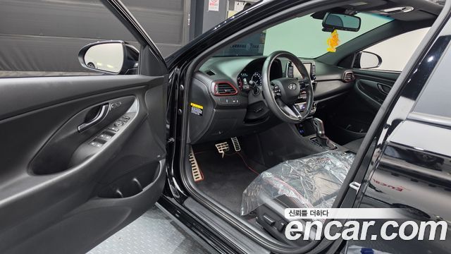 Hyundai i30 2019 — photo 13