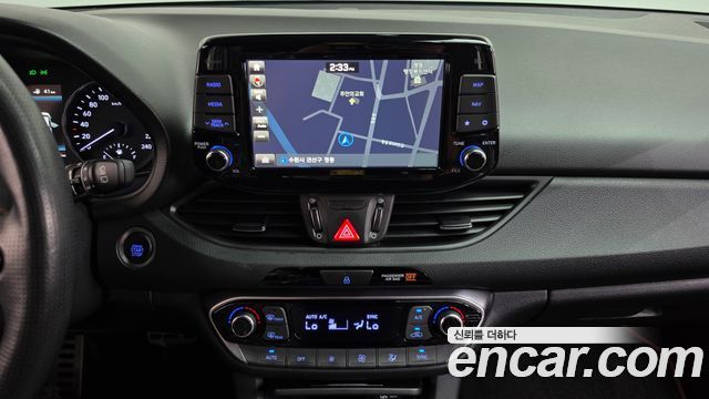Hyundai i30 2019 — photo 18