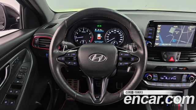 Hyundai i30 2019 — photo 19