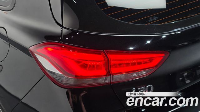 Hyundai i30 2019 — photo 9