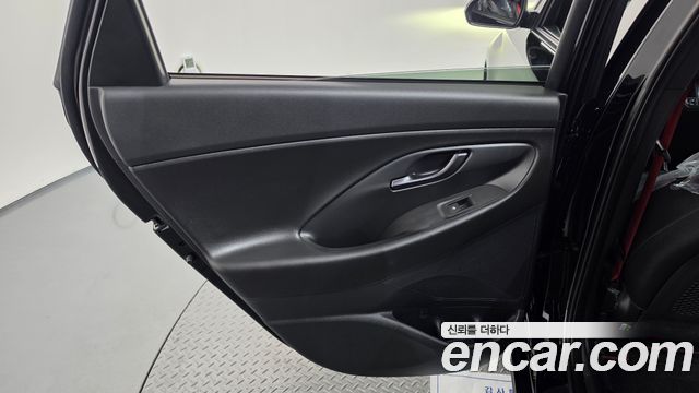 Hyundai i30 2019 — photo 15