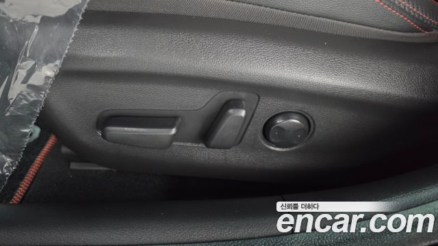 Hyundai i30 2019 — photo 32