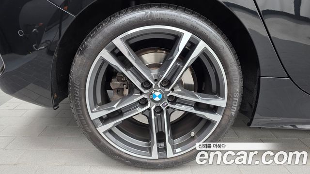 BMW 1-Series 2023 — photo 5