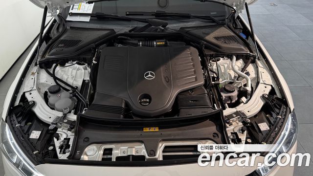 Mercedes-Benz E-Class 2025 — photo 6