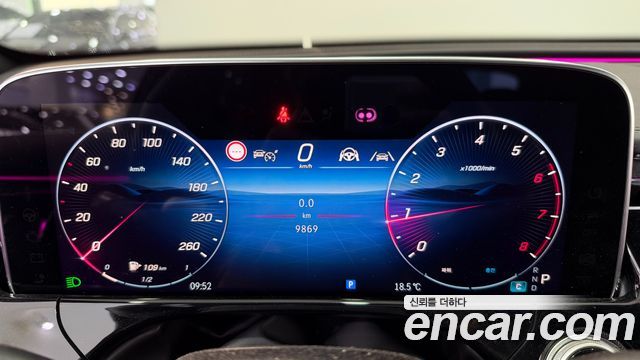 Mercedes-Benz E-Class 2025 — photo 8
