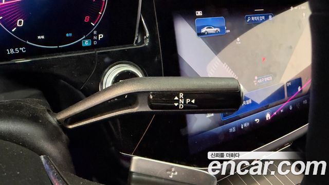 Mercedes-Benz E-Class 2025 — photo 9