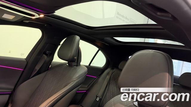 Mercedes-Benz E-Class 2025 — photo 12