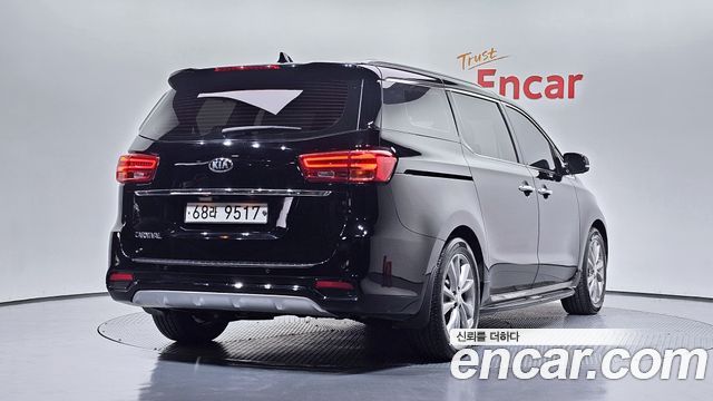 Kia Canival 2019 — photo 2