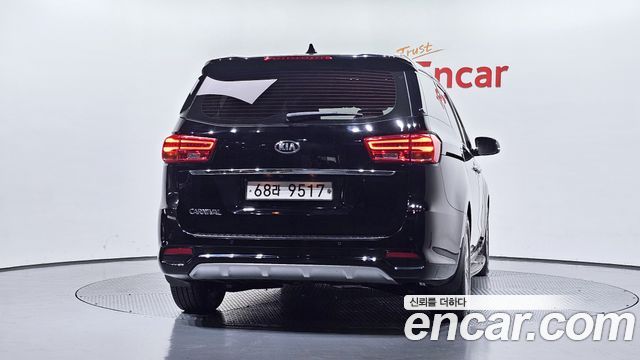 Kia Canival 2019 — photo 4