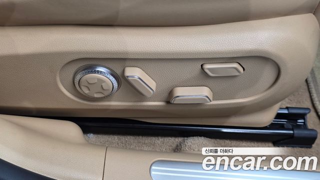 Genesis GV60 2022 — photo 31