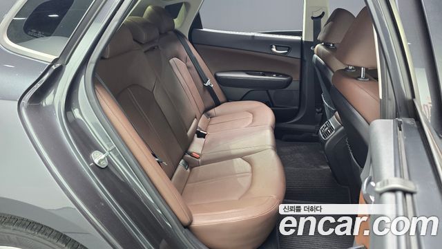 Kia K5 2016 — photo 16
