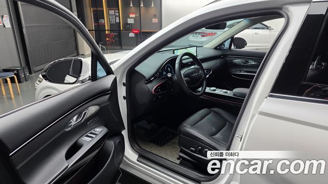 Genesis GV70 2022 — photo 13