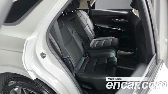 Genesis GV70 2022 — photo 25