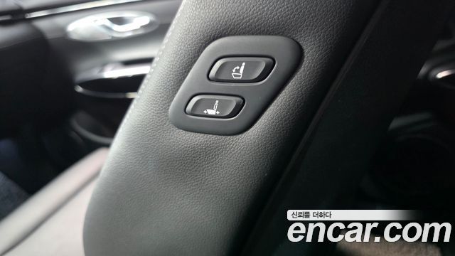 Genesis GV70 2022 — photo 26