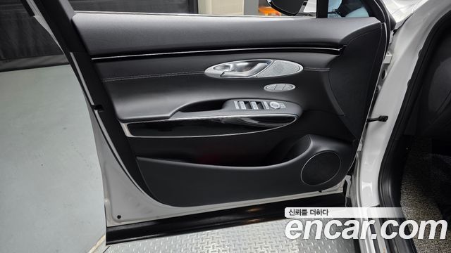Genesis GV70 2022 — photo 14
