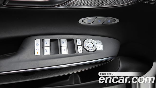 Genesis GV70 2022 — photo 30