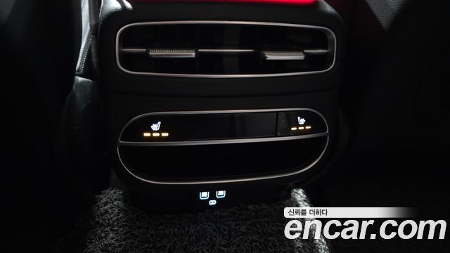 Genesis GV70 2022 — photo 34