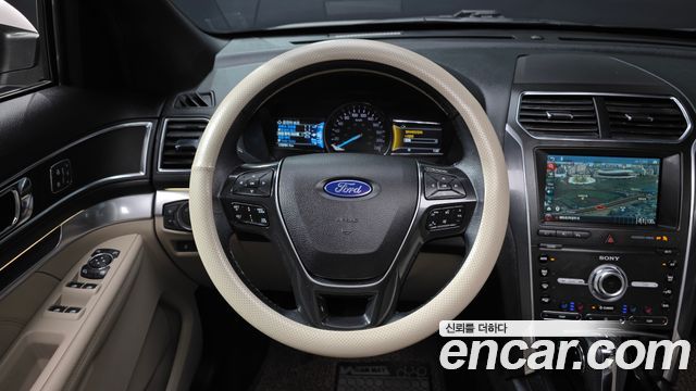 Ford Explorer 2019 — photo 19