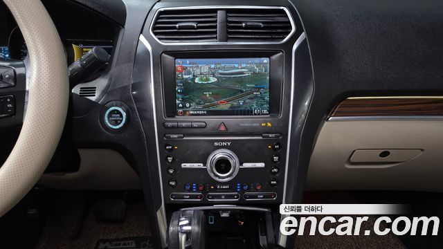 Ford Explorer 2019 — photo 20