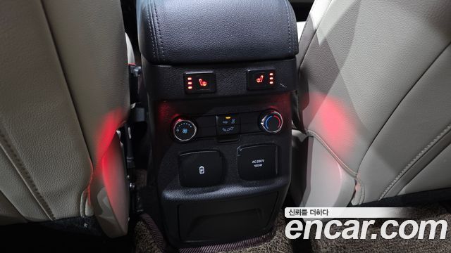 Ford Explorer 2019 — photo 24