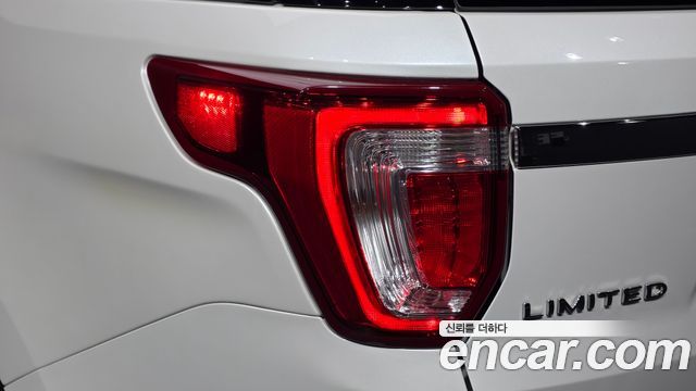 Ford Explorer 2019 — photo 9